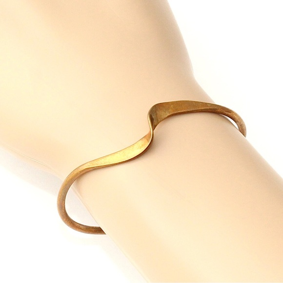 Vintage Brass Twisted Cuff Bracelet Handmade Hammered Twist Simple Minimalist - Picture 3 of 3